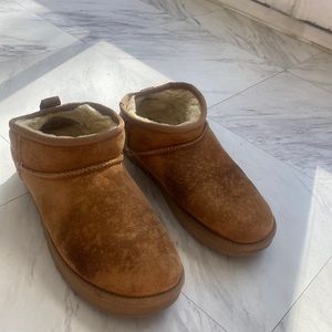 Ugg ultra mini size 8 chestnut